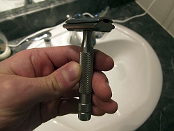 shaving-with-a-rockwell-s6-safety-razor_3.jpg
