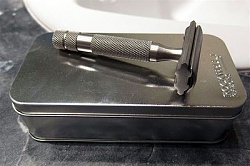 shaving-with-a-rockwell-s6-safety-razor_2.jpg